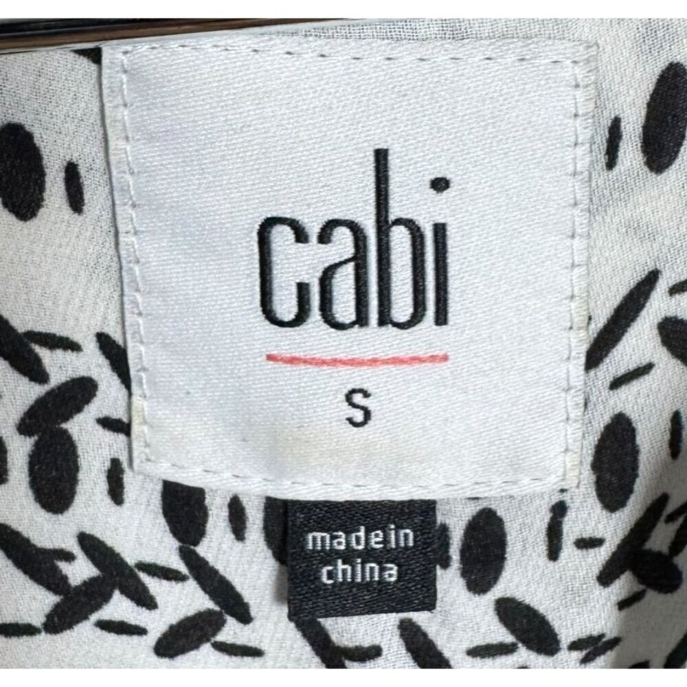 CAbi Printed Leaf Blouse Women’s Size Small Style #3255 black white button down - Picture 3 of 7